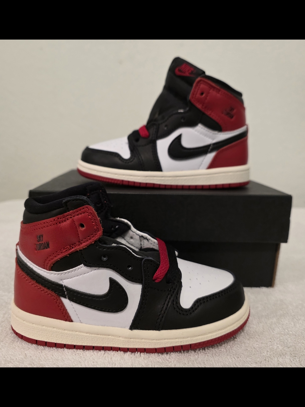 Jordan Kids High-Top Sneakers in Black, White & Red